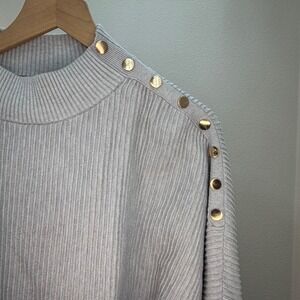 Tahari Ribbed Mock‎ Neck Sweater Gold Button Shoulder Detail Light Grey L G